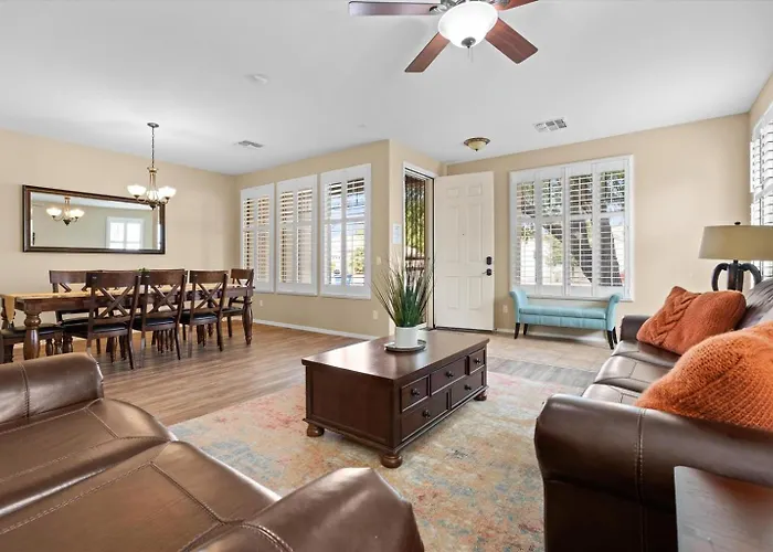 Holiday home 4-br With A Private Heated Pool *