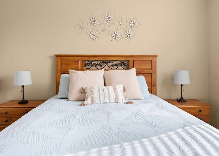 Holiday home 4-br With A Private Heated Pool *